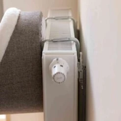 Abri Pour Radiateur 38x34cm Blanc/Gris - Trixie -Poulet Boutique abri pour radiateur 38x34cm blanc gris trixie 43144 trixie abri pour radiateur couverture en peluche polyester poils courts avec 3